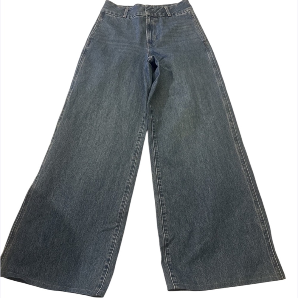 Express Women's Medium Wash Relaxed Wide Leg Super High Rise ‎ Size 6 R Blue